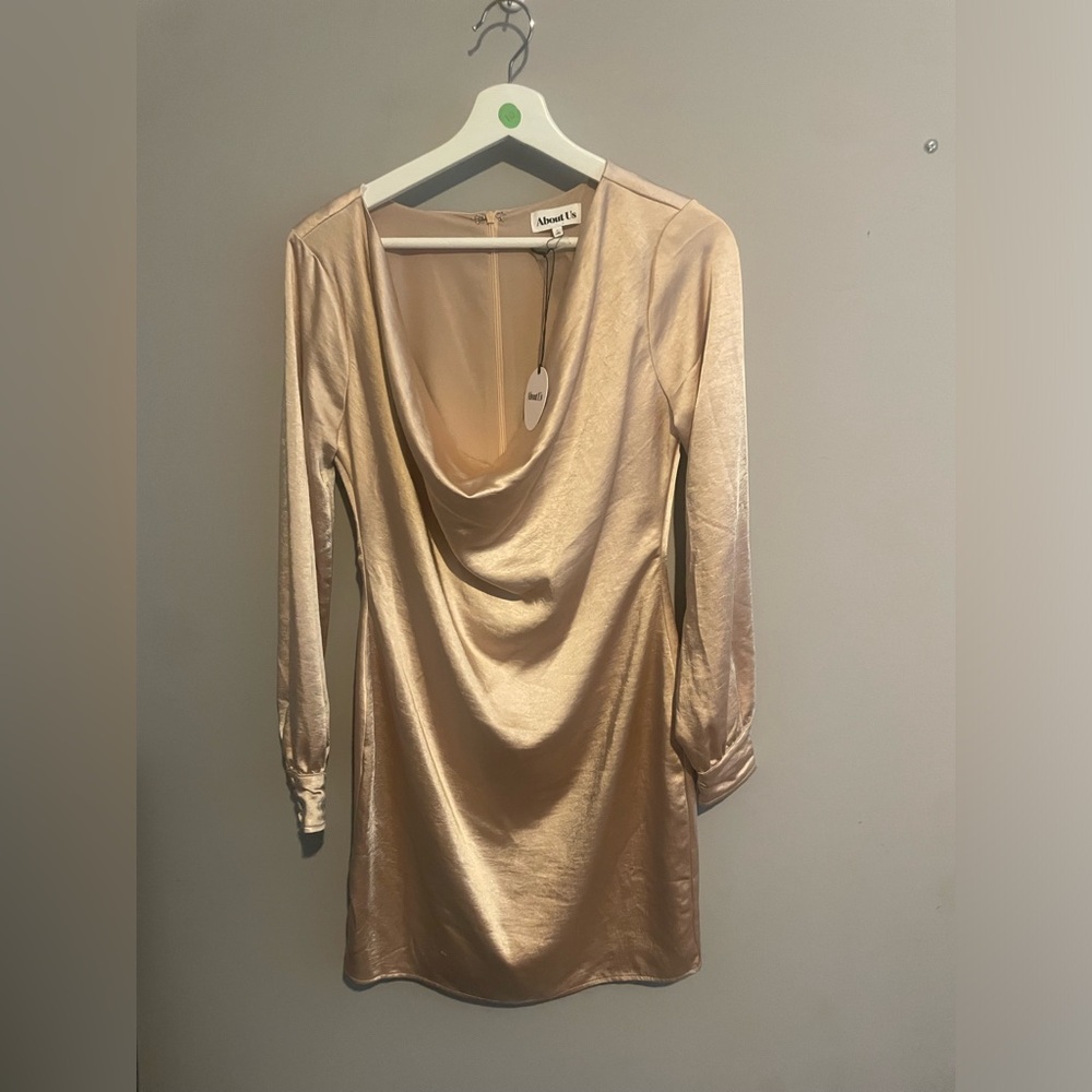NWT drape satin‎ mini dress in high shine in champagne medium